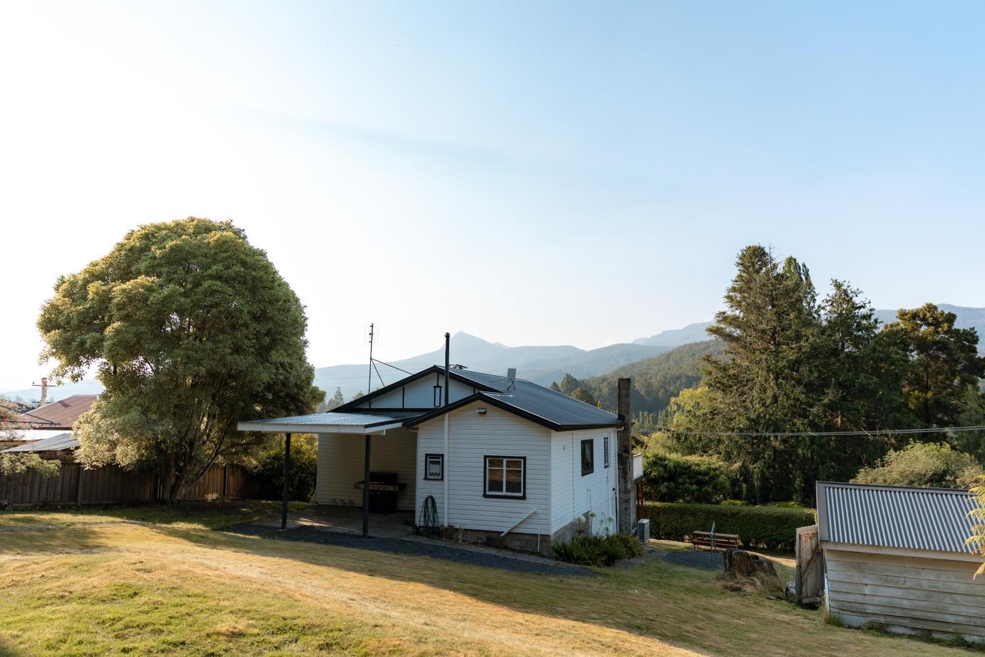 Maydena Chalet Exterior photo